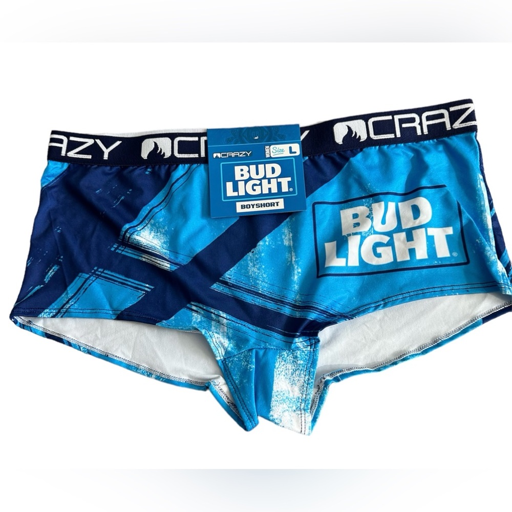 BOY SHORTS